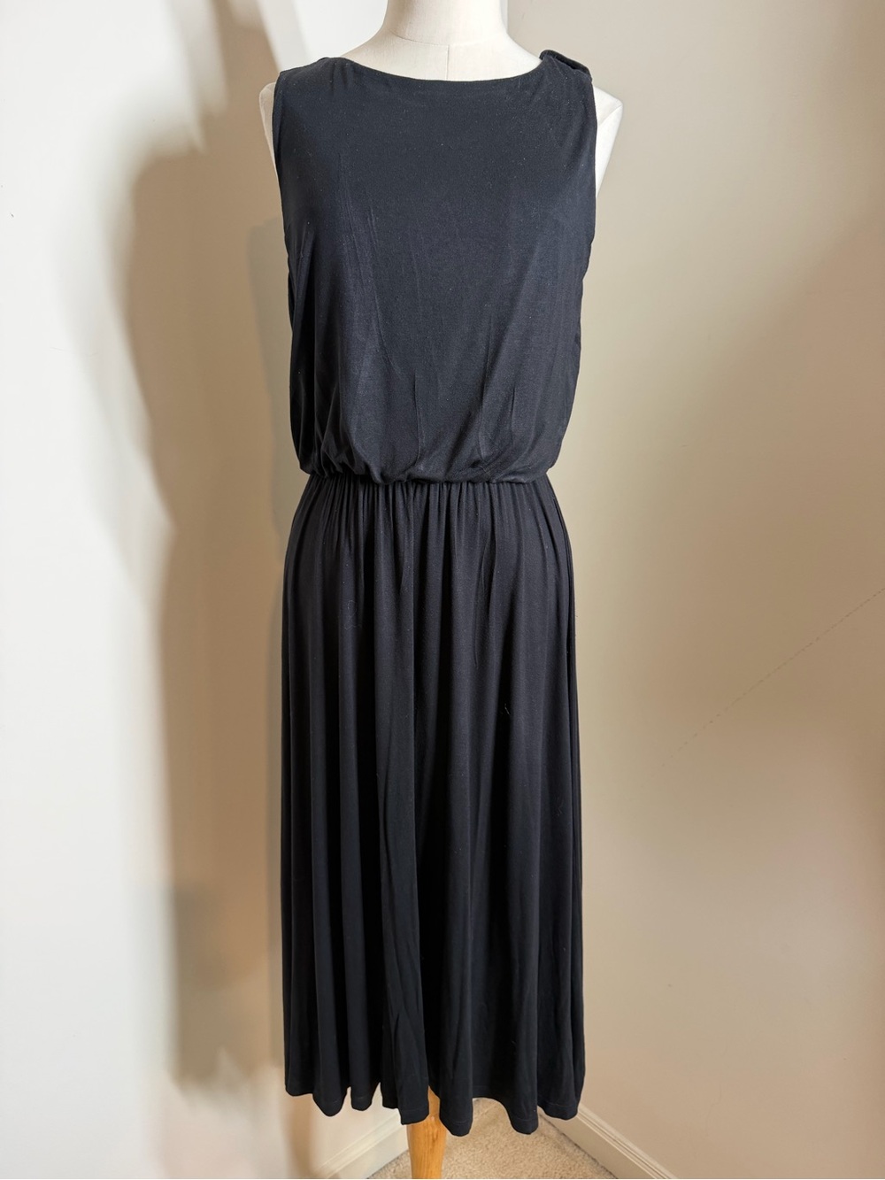Ann Taylor LOFT Women’s Black Sleeveless-SZ S- Deep V Back Jersey MIDI Dress